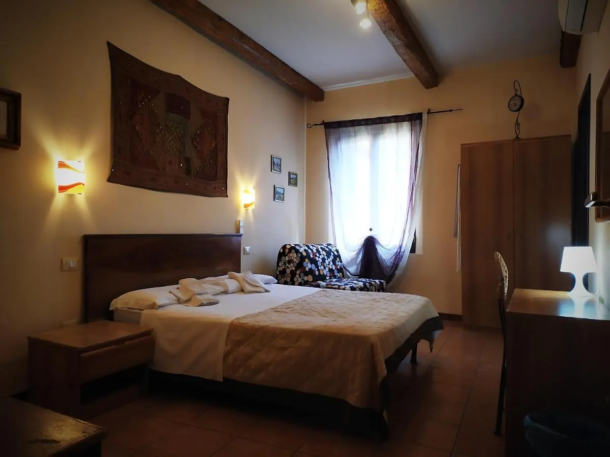 Ca Tron Apartment Next To Rialto Bridge Venice Italy